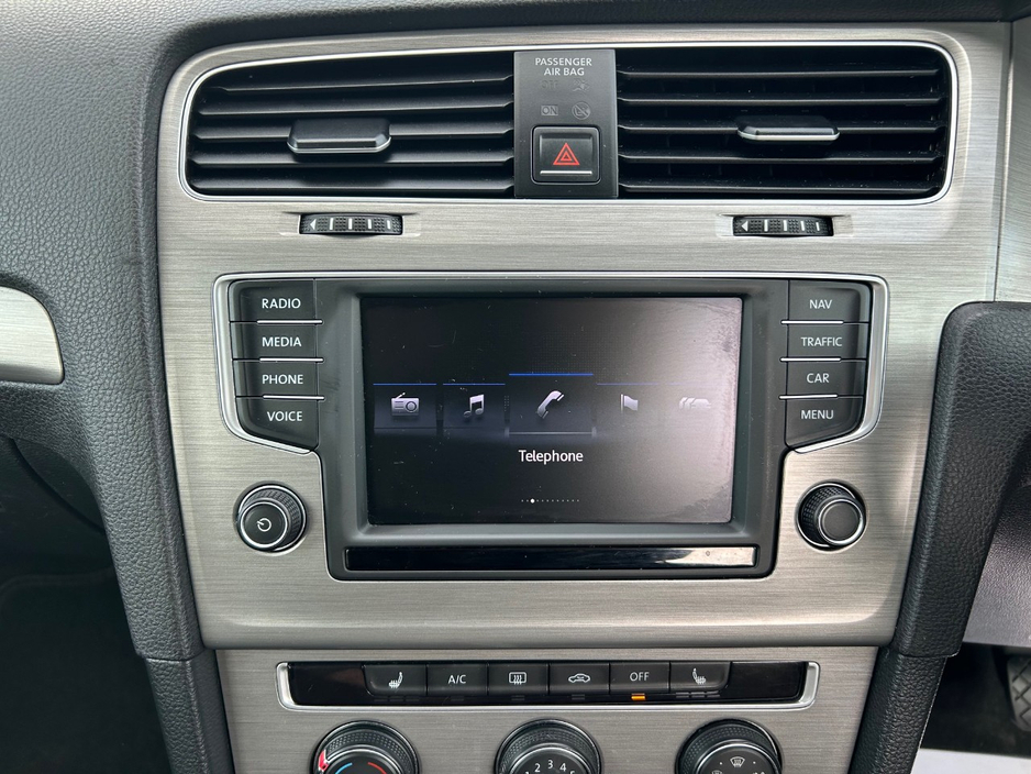 2016 Volkswagen Golf - image 15