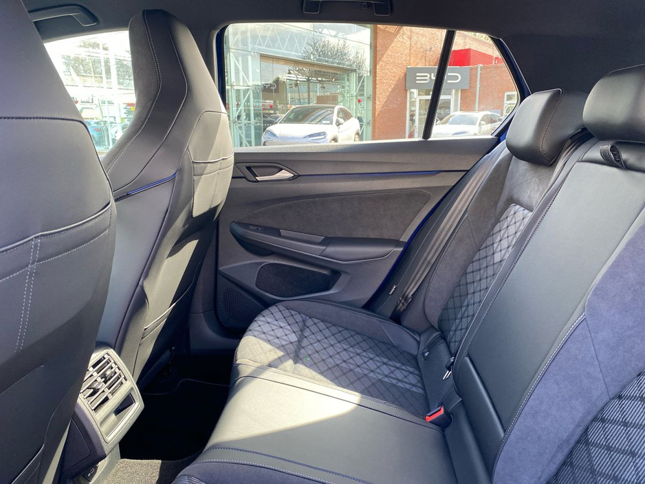 2024 Volkswagen Golf - image 13