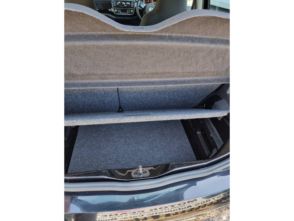 2014 Volkswagen up! - image 10