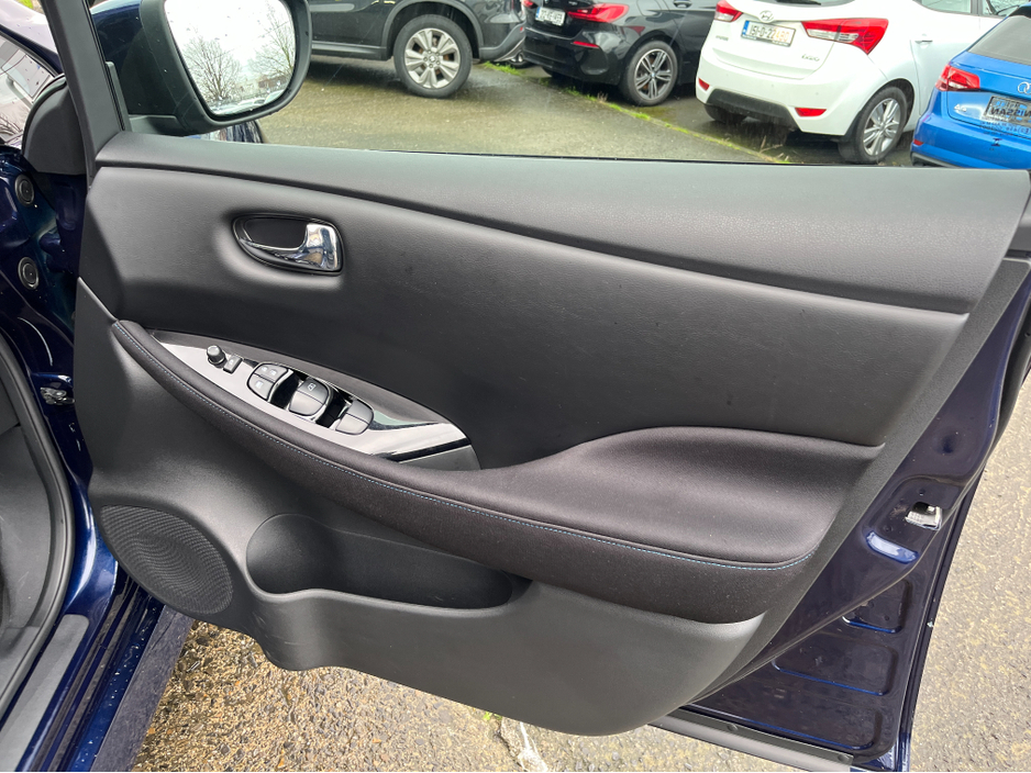 2025 Nissan Leaf EV SV PREMIUM 40KWH //360 PARKING CAMERAS//KEYLESS ENTRY//ADAPTIVE CRUISE CONTROL// €22,950