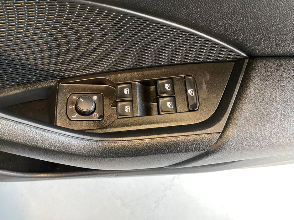 2024 Skoda Octavia - image 20