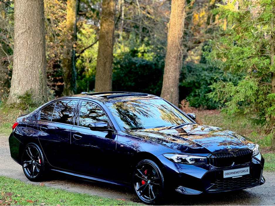 2024 BMW 3 Series - image 25