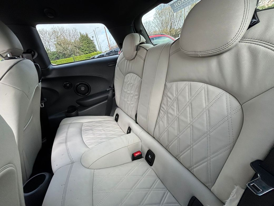 2023 MINI Cooper S - image 20