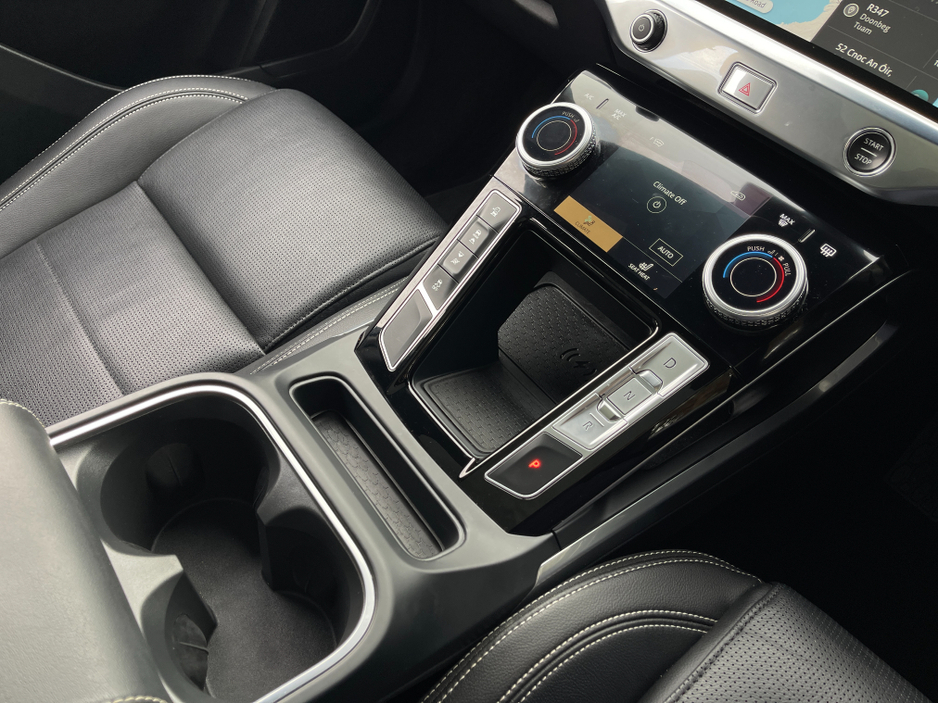 2023 Jaguar I-Pace - image 19