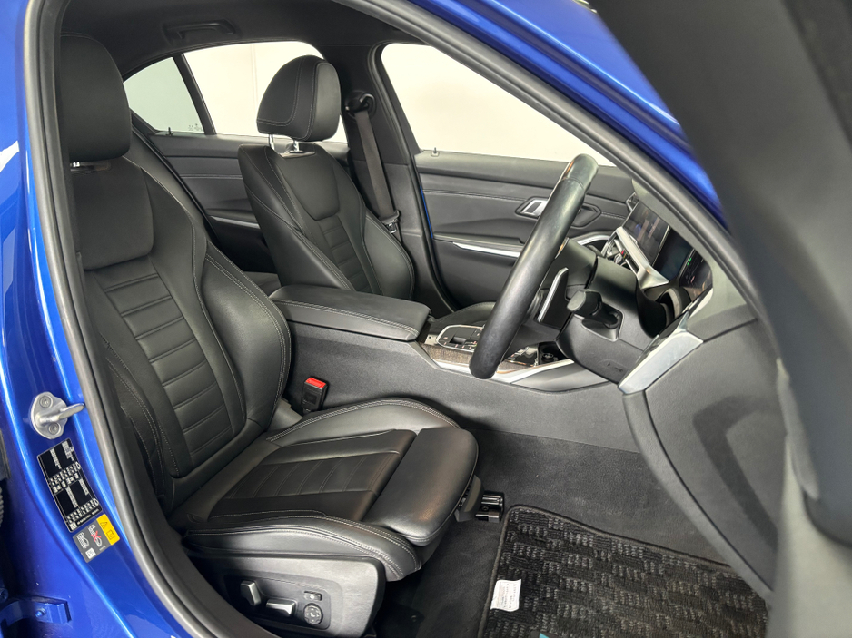 2020 BMW 3 Series - image 6