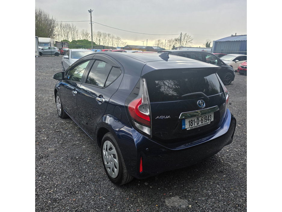 2018 Toyota Aqua - image 6