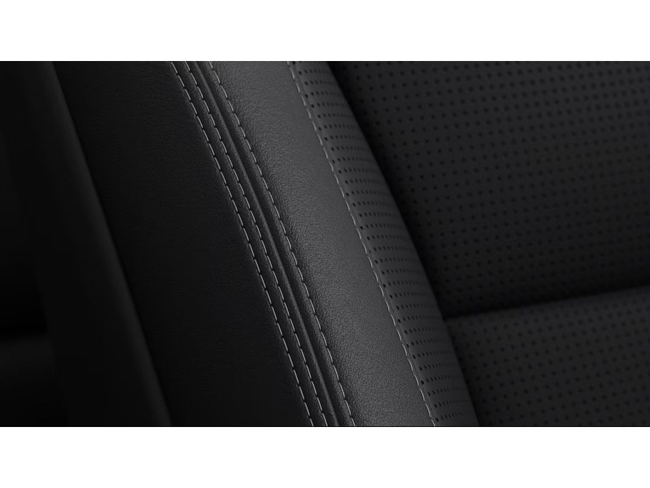 2026 Volvo XC60 - image 18