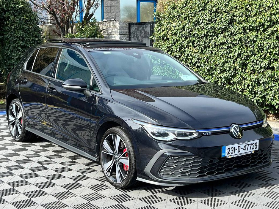 2023 Volkswagen Golf - image 18