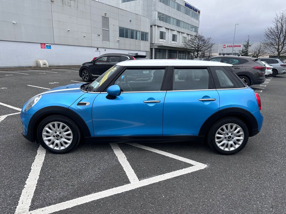 2015 MINI One - image 12