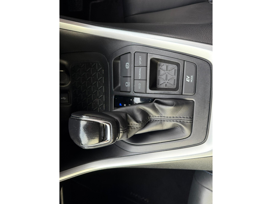 2021 Toyota Rav4 RAV4 PETROL HYBRID DYNAMIC , Only 57k , Heated Leather Seats , Sat-Nav , Reverse Camera , Cruise Control , Dual Zone Climate control , Fully Serviced & Fresh NCT , Finance €85 p/w & €15,950 deposit . €33,950