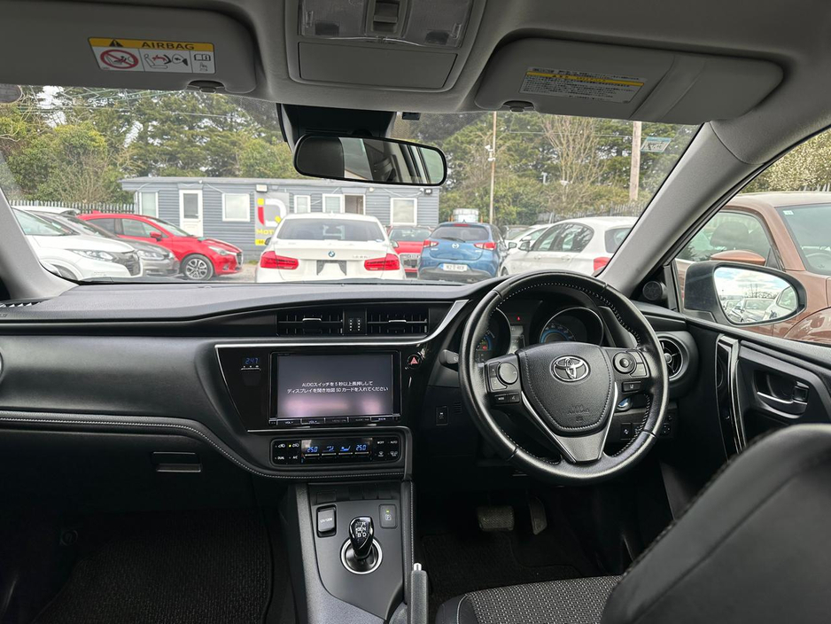 2016 Toyota Auris - image 16