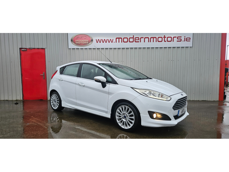 2016 Ford Fiesta automatic titanium/zetec s 1.0 eco very low kms €10,950