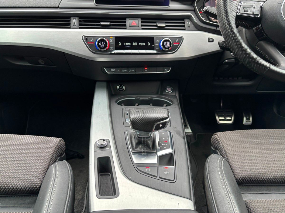 2016 Audi A4 - image 16