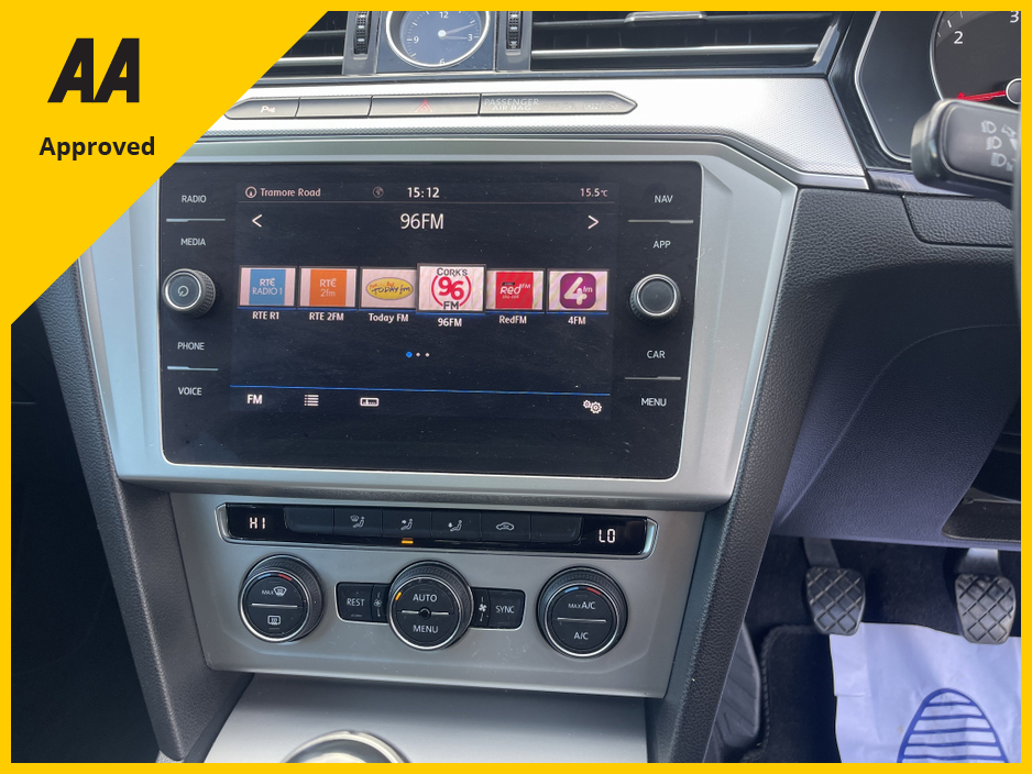 2018 Volkswagen Passat - image 16