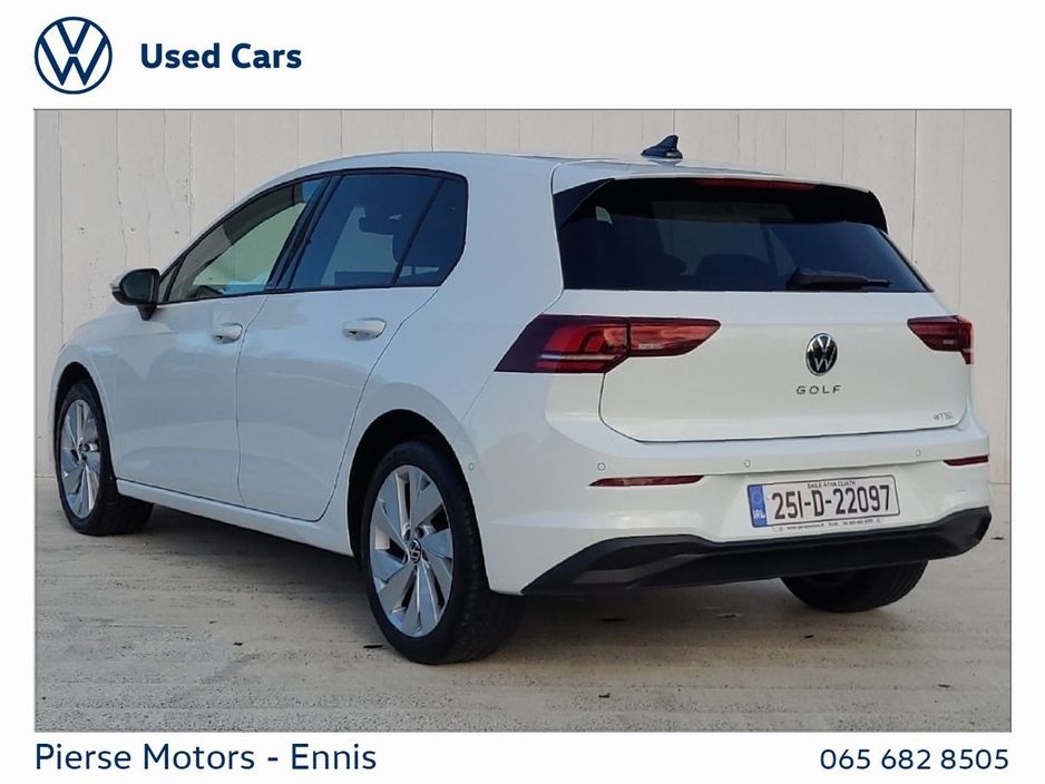 2025 Volkswagen Golf - image 3