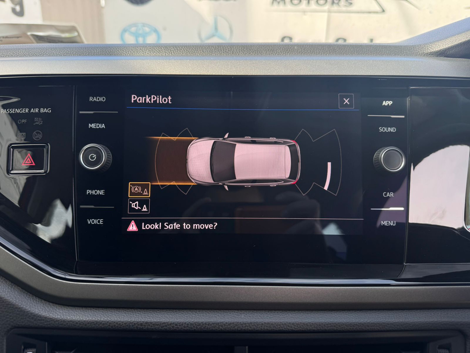 2018 Volkswagen Polo - image 13