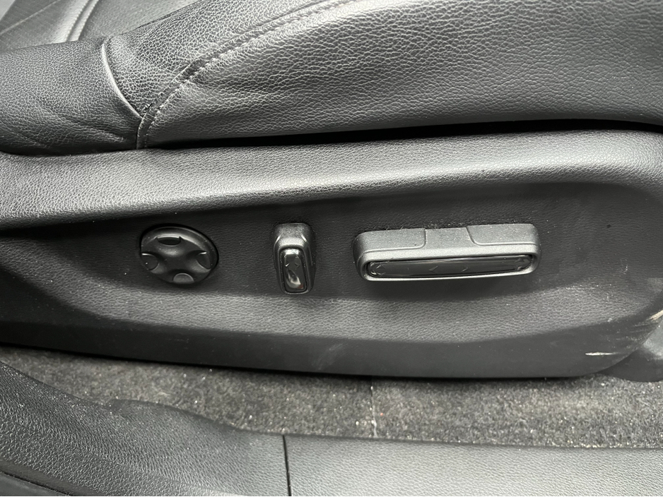 2019 Honda CR-V €27950 2019 HONDA CR-V EX HYBRID MASTERPIECE 2.0 AUTOMATIC / CRUISE CONTROL / REVERSE CAMERA / ELECTRIC MEMORY & HEATED SEATS / PANORAMIC SUNROOF AND MORE €27,950