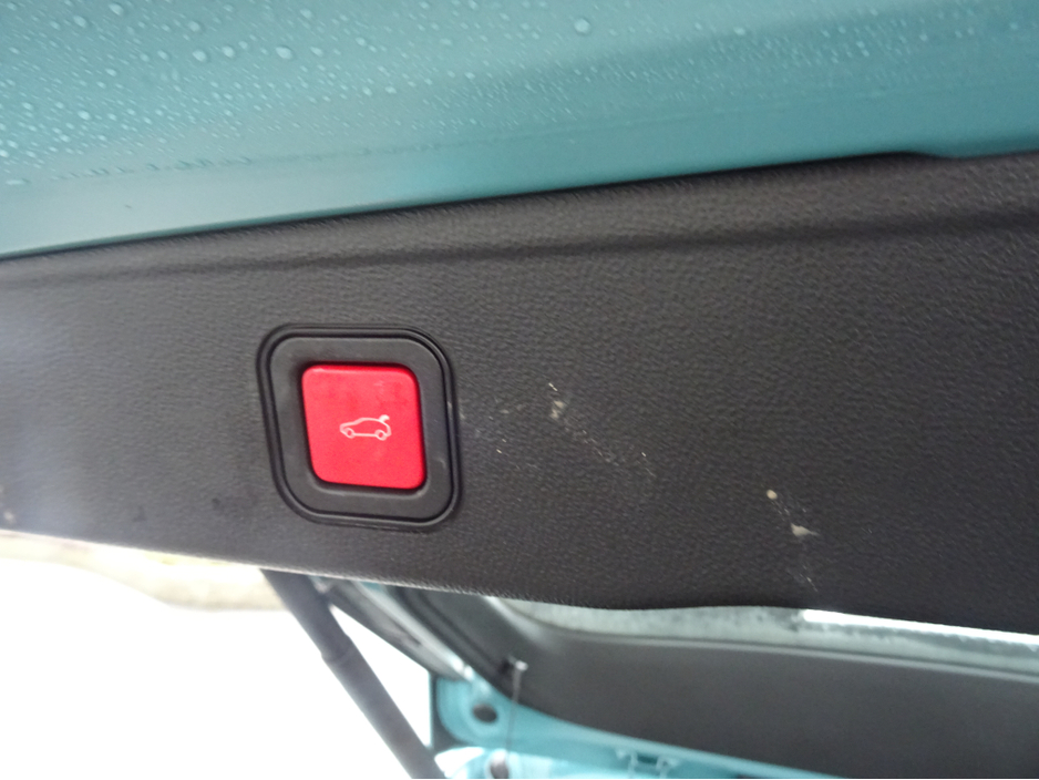 2025 Jeep Avenger - image 21