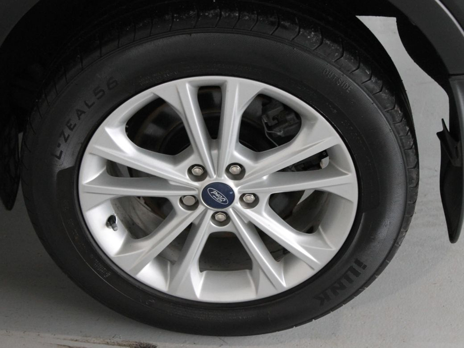 2019 Ford Kuga - image 30