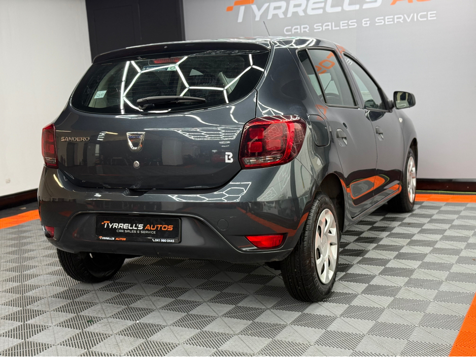 2020 Dacia Sandero - image 7