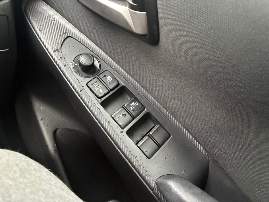 2016 Mazda Demio - image 11