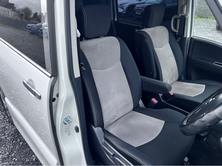 2014 Nissan Serena 2014 Nissan Serena Self Charging Hybrid Automatic 8 Seater €11,950