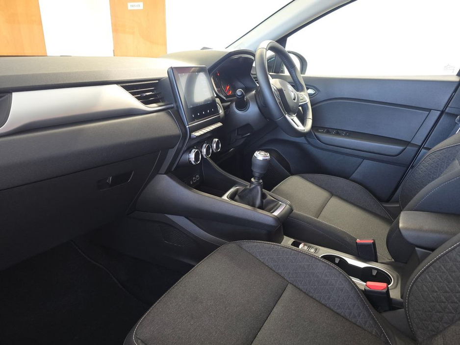 2024 Renault Captur - image 8