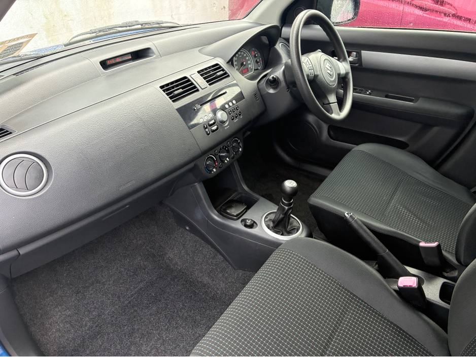2007 Suzuki Swift - image 10