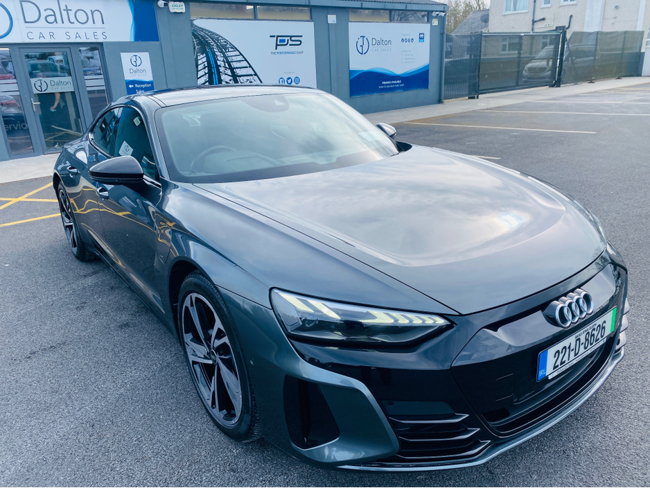 2022 Audi e-tron - image 3