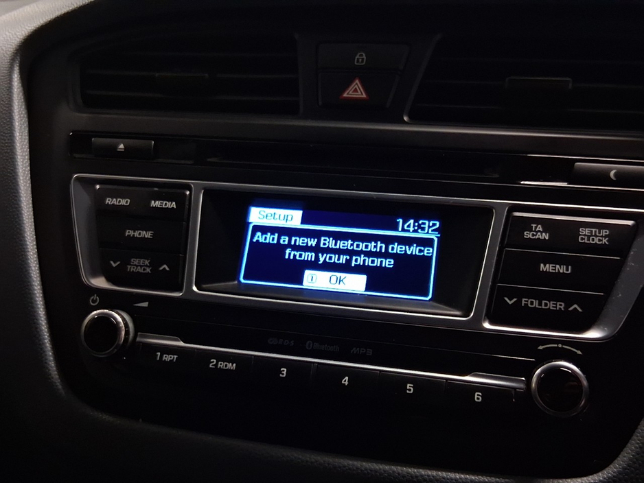 2016 Hyundai i20 - image 12