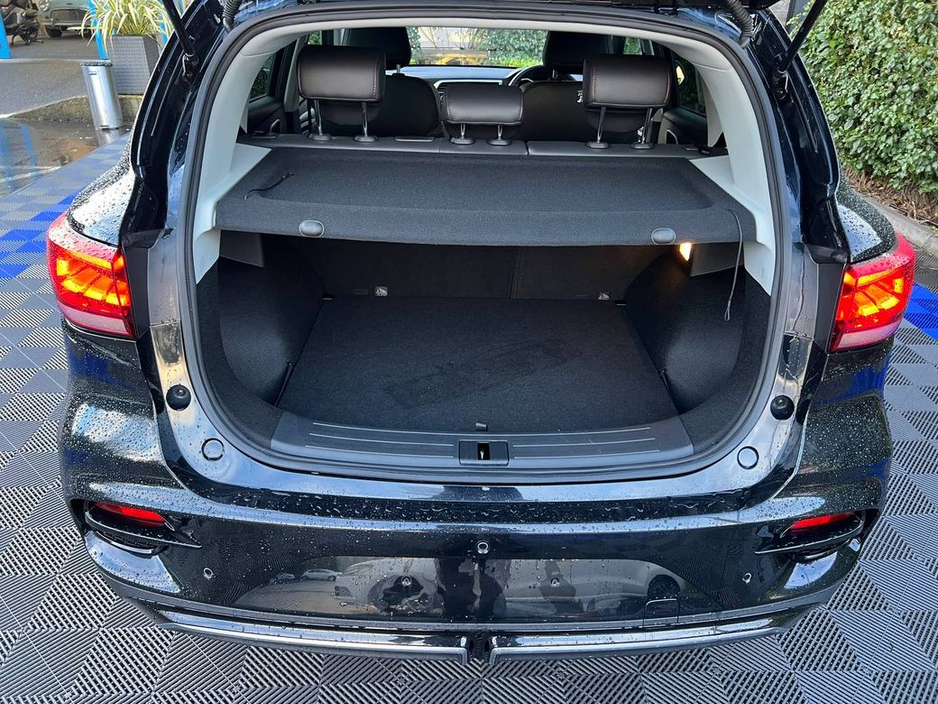 2024 MG ZS TROPHY CONNECT EV // AS NEW CAR // 3, 000 MILES // ADAPTIVE CRUISE CONTROL // DIGITAL CLUSTER €22,900