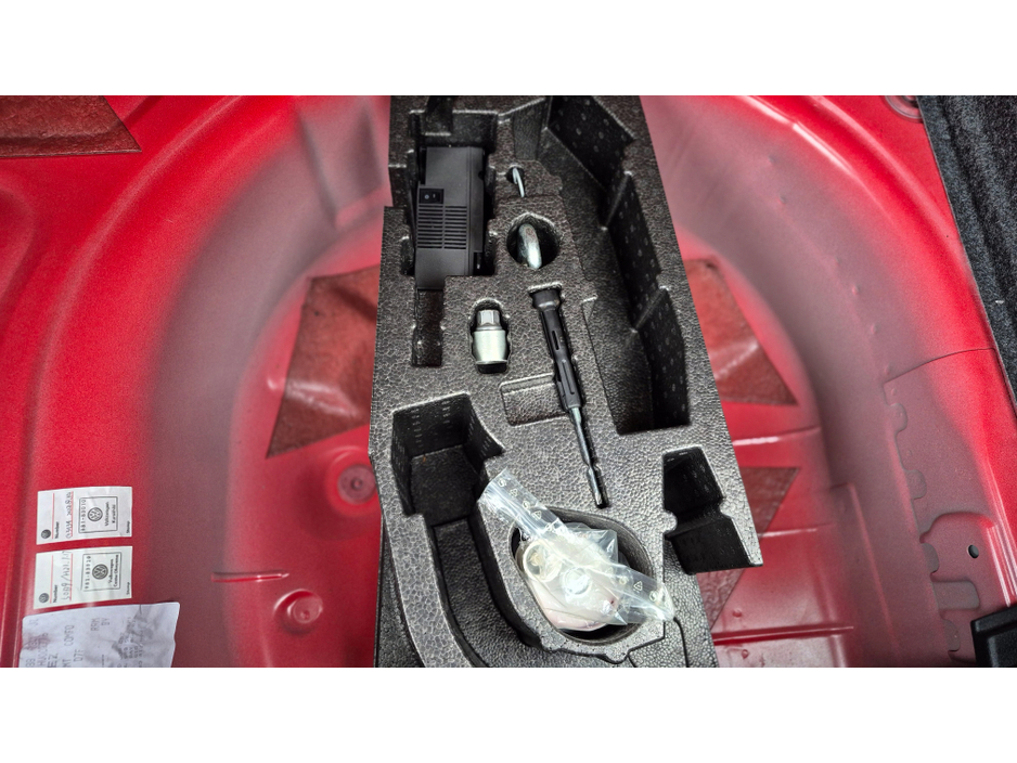 2017 Volkswagen Polo - image 16