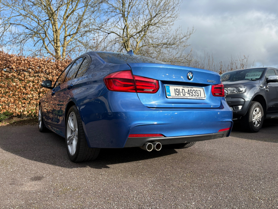 2019 BMW 3 Series - image 12