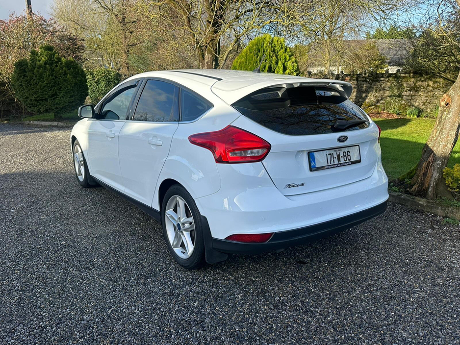 2017 Ford Focus - image 6