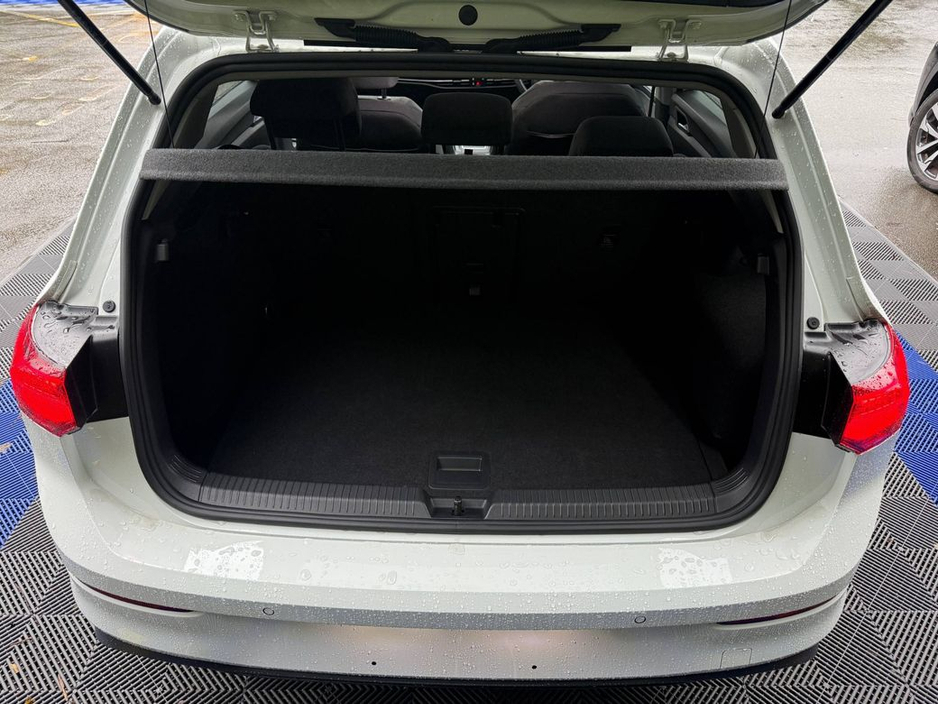 2024 Volkswagen Golf 1.0 eTSI // APPLE CARPLAY/ANDROID AUTO // DIAMOND CUT ALLOYS // DIGITAL CLUSTER €28,900