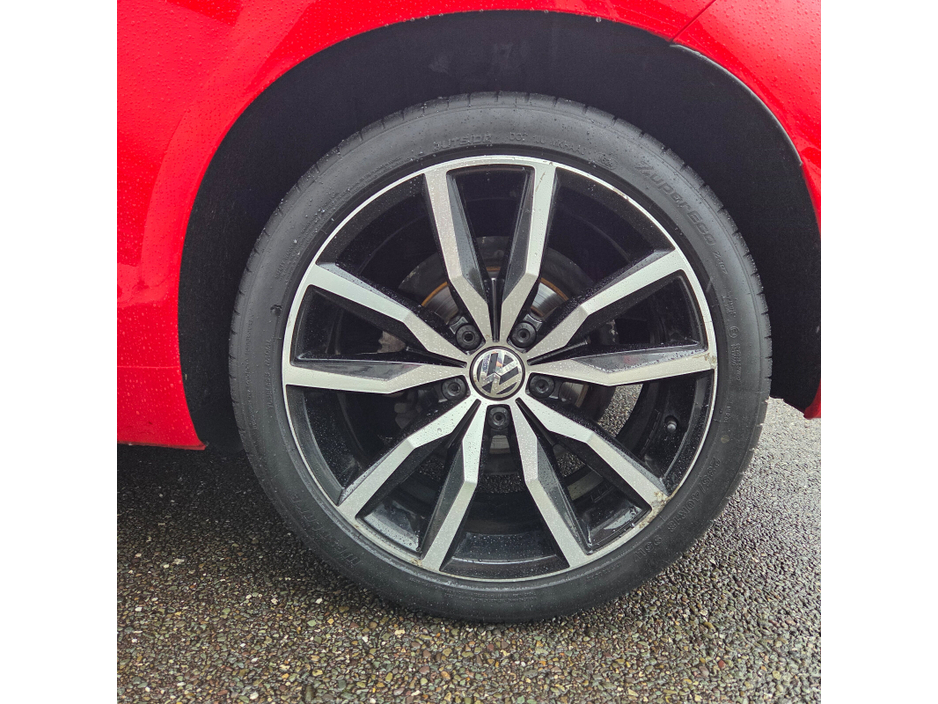 2014 Volkswagen Scirocco - image 8