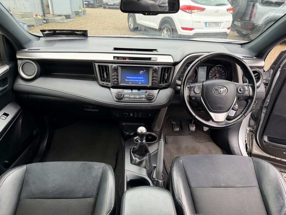 2017 Toyota Rav4 - image 16