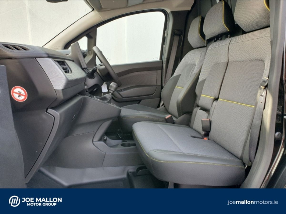 2026 Renault Kangoo - image 8