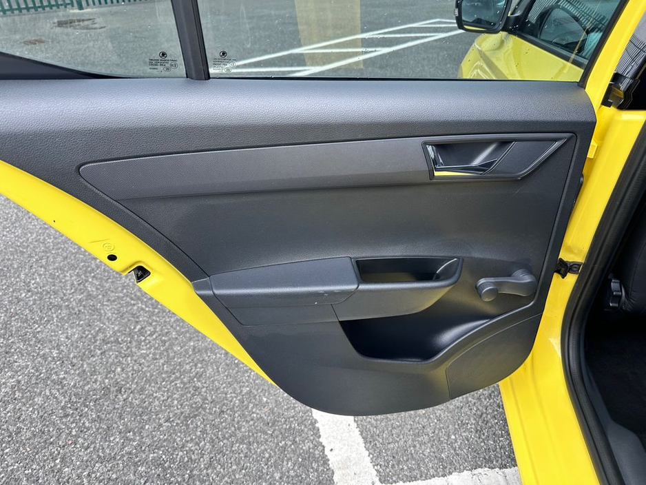 2016 Skoda Fabia - image 21