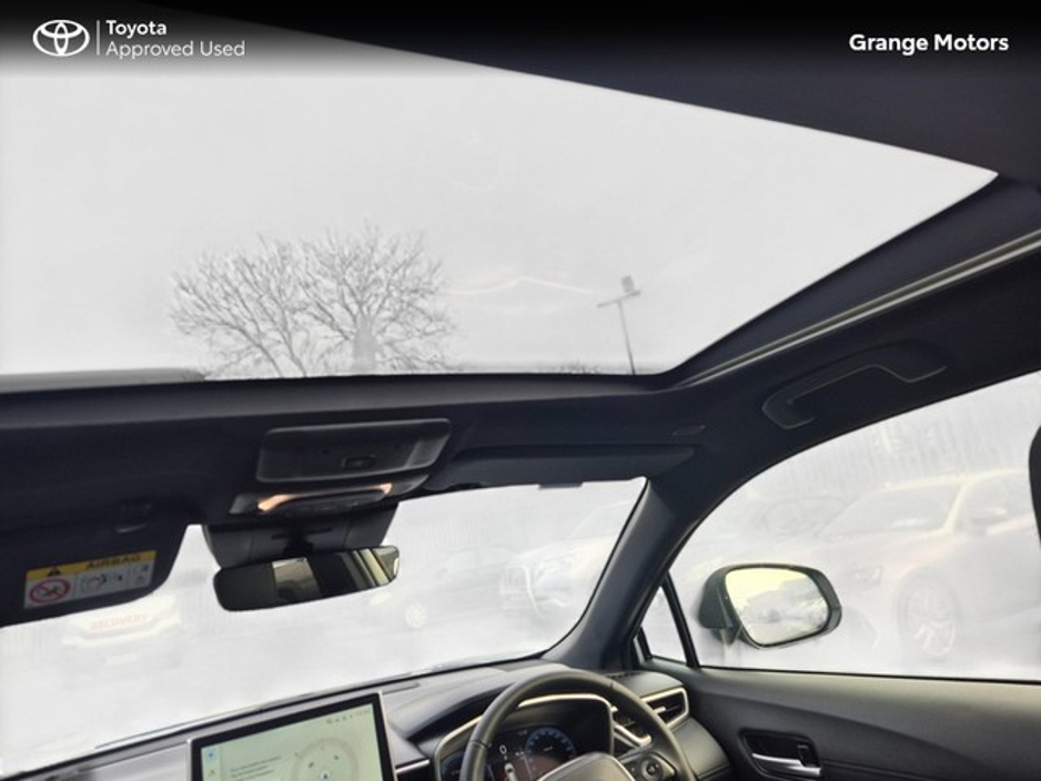 2025 Toyota Corolla Cross - image 10