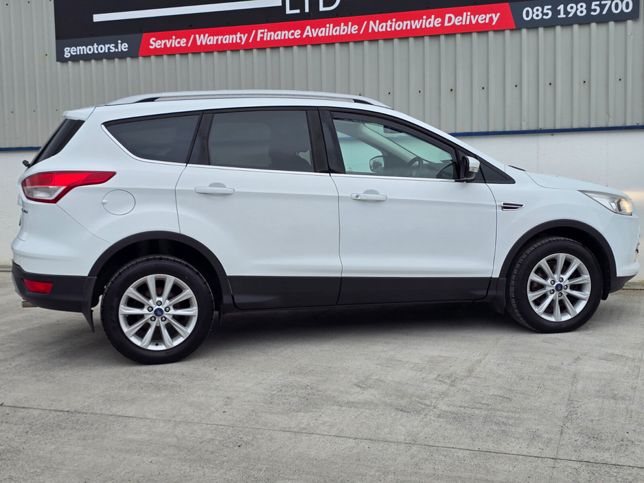 2016 Ford Kuga - image 4