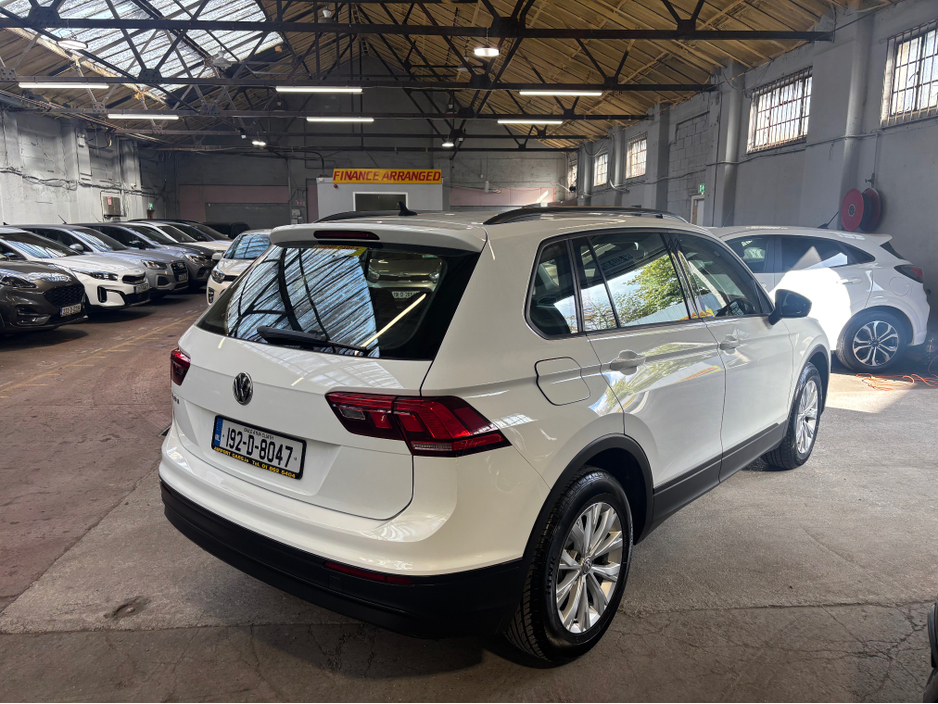 2019 Volkswagen Tiguan - image 3