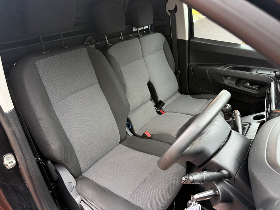 2019 Peugeot Partner  €12,495
