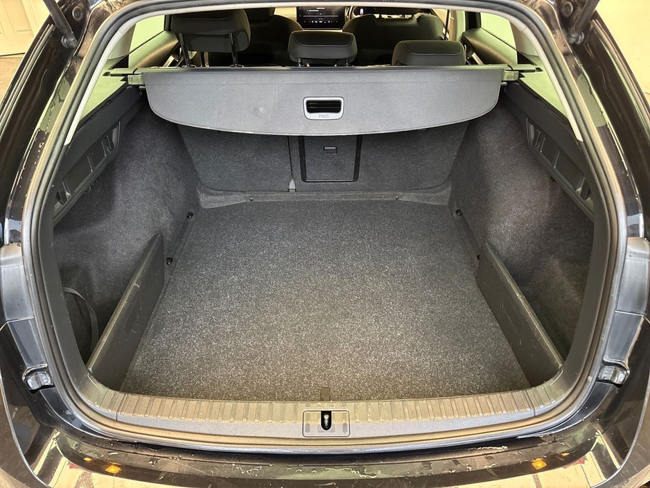 2023 Skoda Octavia - image 9
