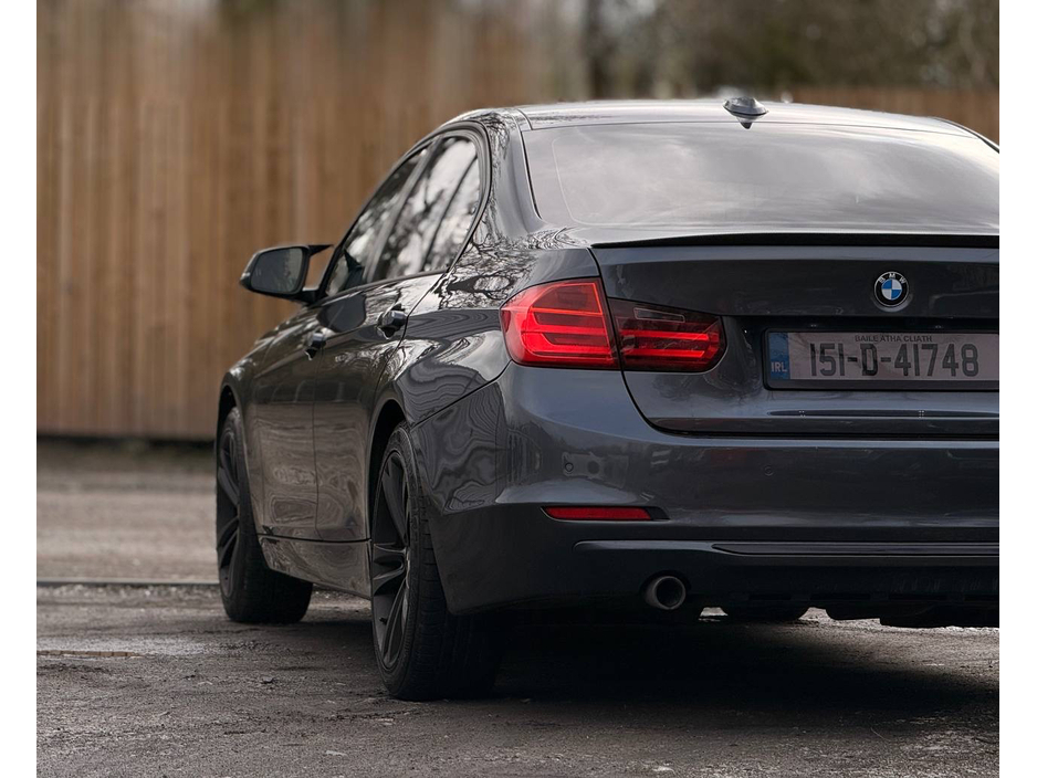 2015 BMW 3 Series - image 15