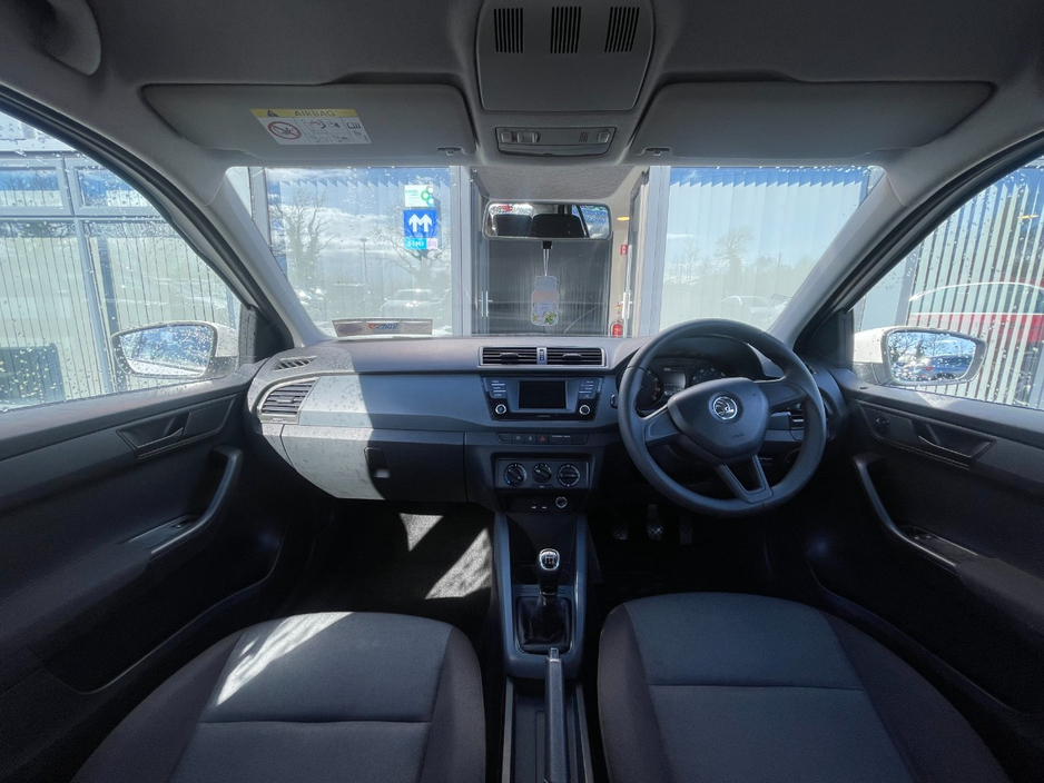 2015 Skoda Fabia - image 8