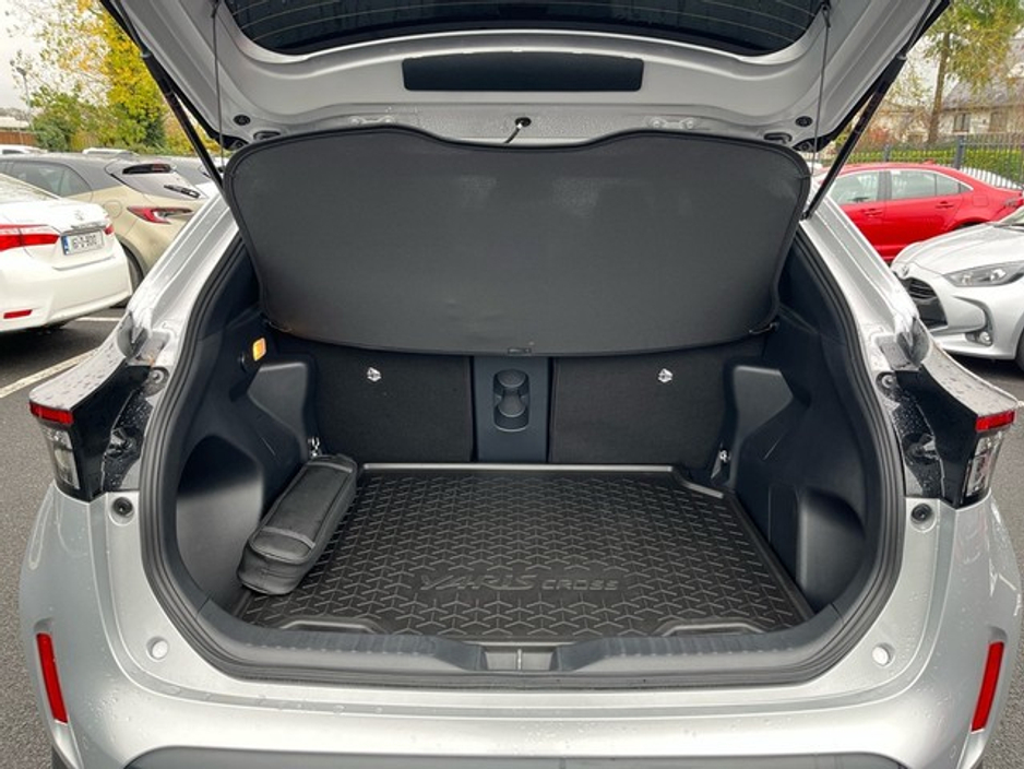 2025 Toyota Yaris Cross YARIS CROSS SOL €37,888