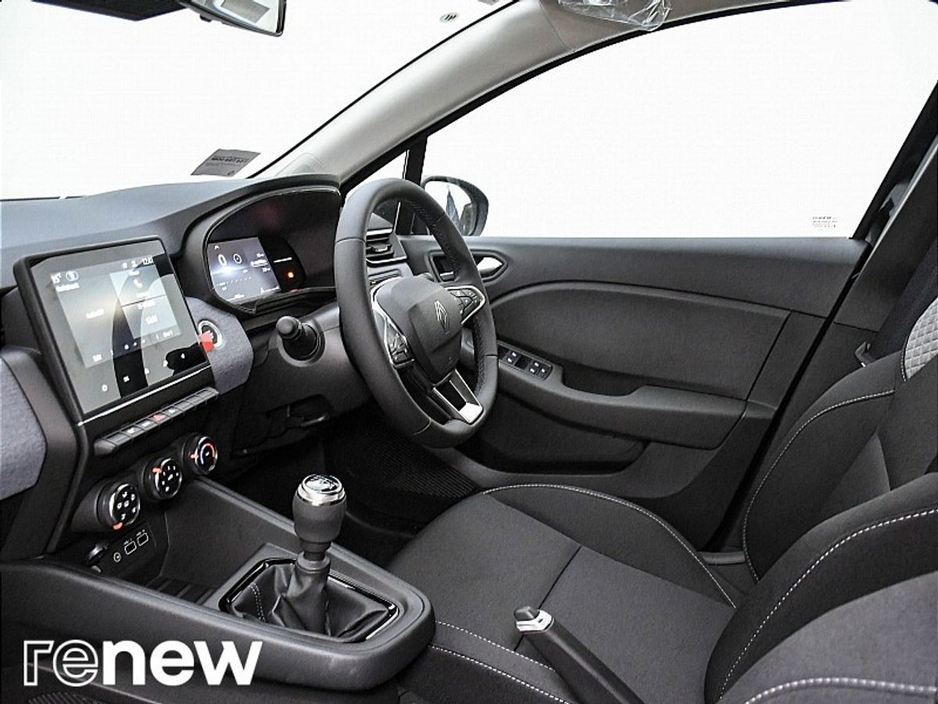 2025 Renault Clio - image 5