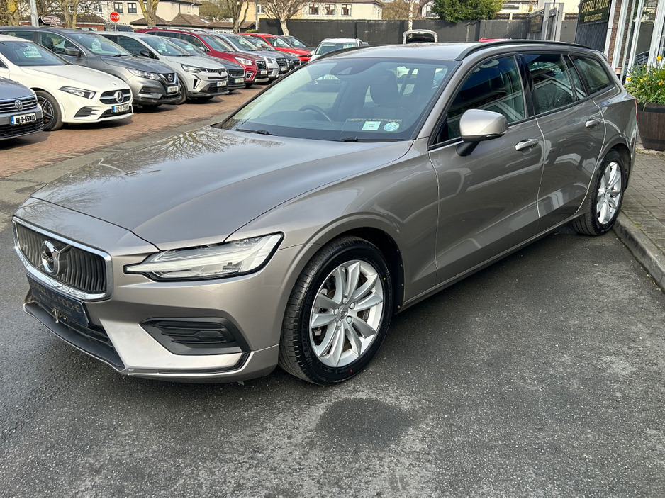 2018 Volvo V60 - image 33