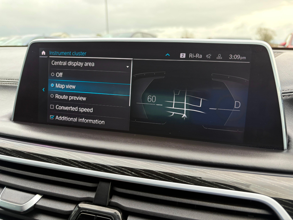 2020 BMW 7 Series - image 36